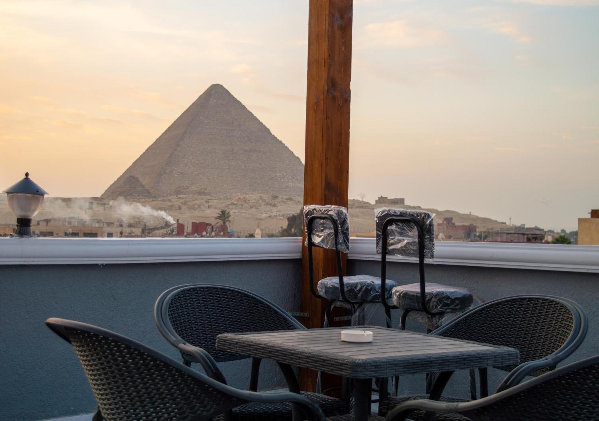 The Pyramids Gate Inn Kafret el-Gabal Exterior foto